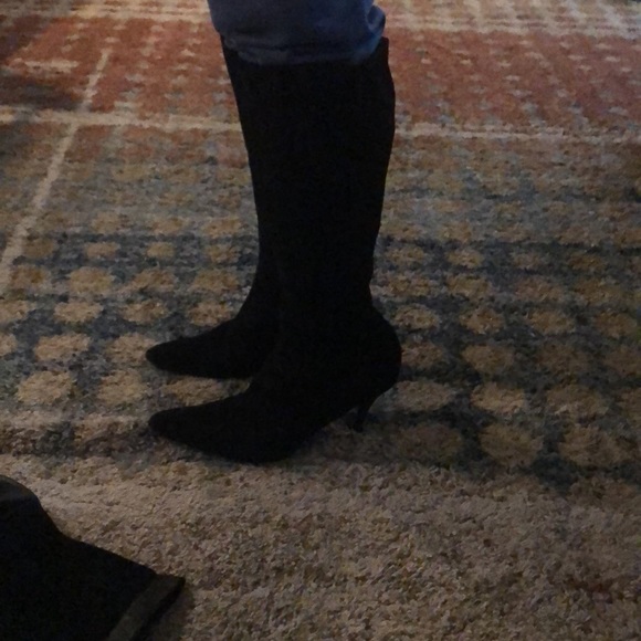 2 Black Boots 1 Suede and 1 leather - Picture 10 of 11